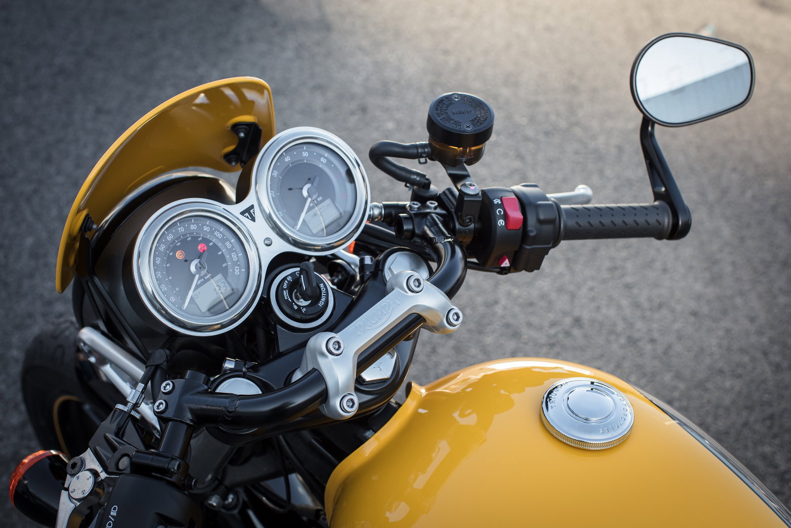 Triumph Street Cup vs Ducati Scrambler Café Racer review